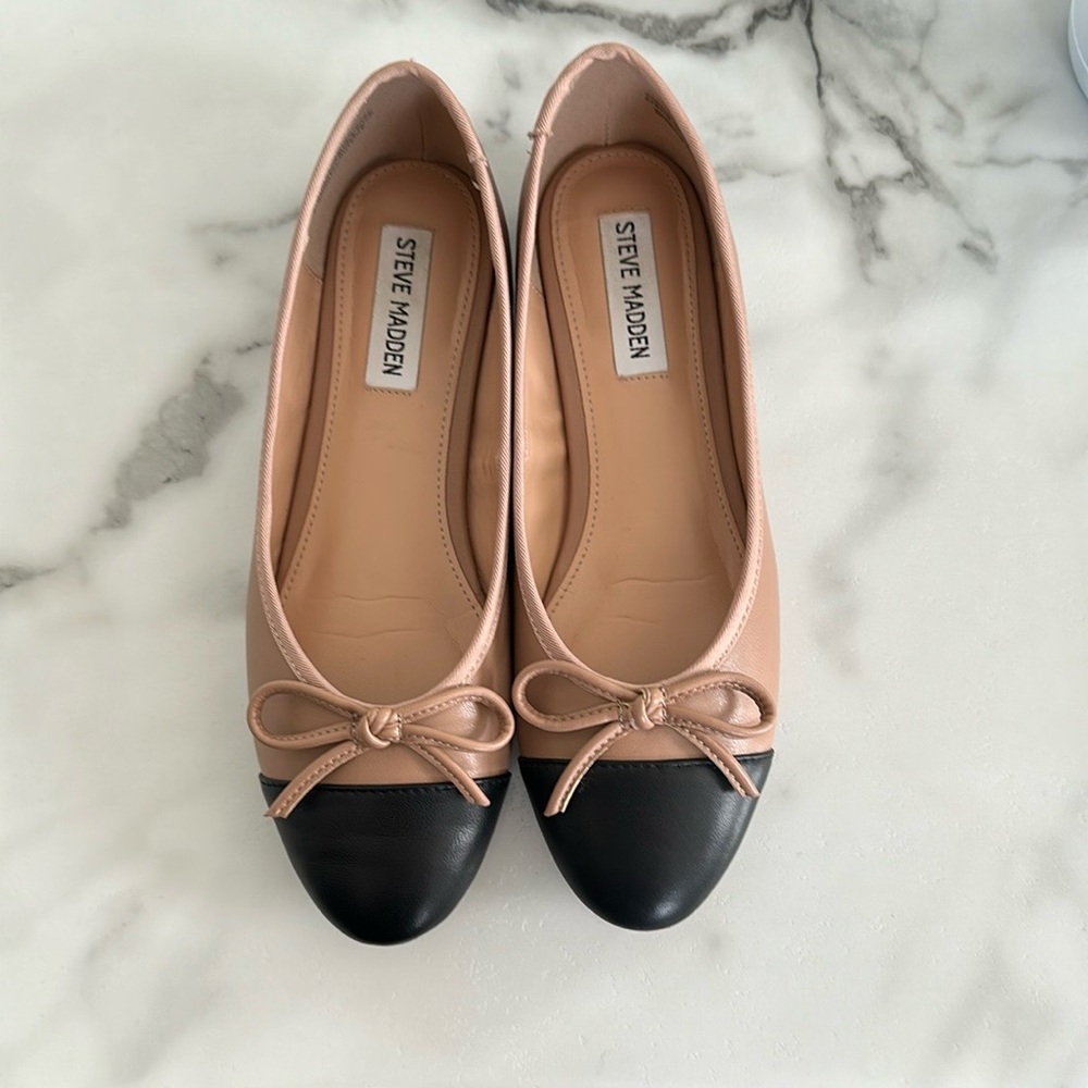 Steve Madden Black and Tan Flats